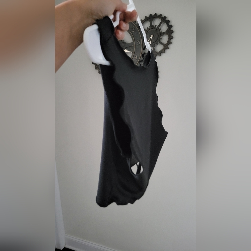 Black Butterfly Crop Top | Ruched Front Tie | Chic Sleeveless Size S/4 - Picture 4 of 5